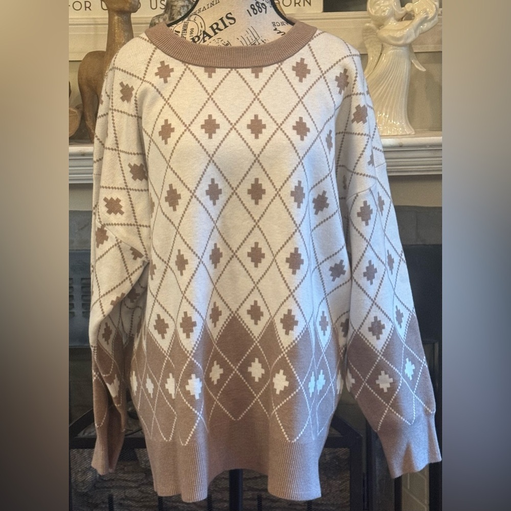 Rachel Zoe Sweater Women’s 1X Cream Tan Geometric Argyle Luxury Iconic Zoe Soft